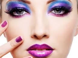 fioletowy makijaż